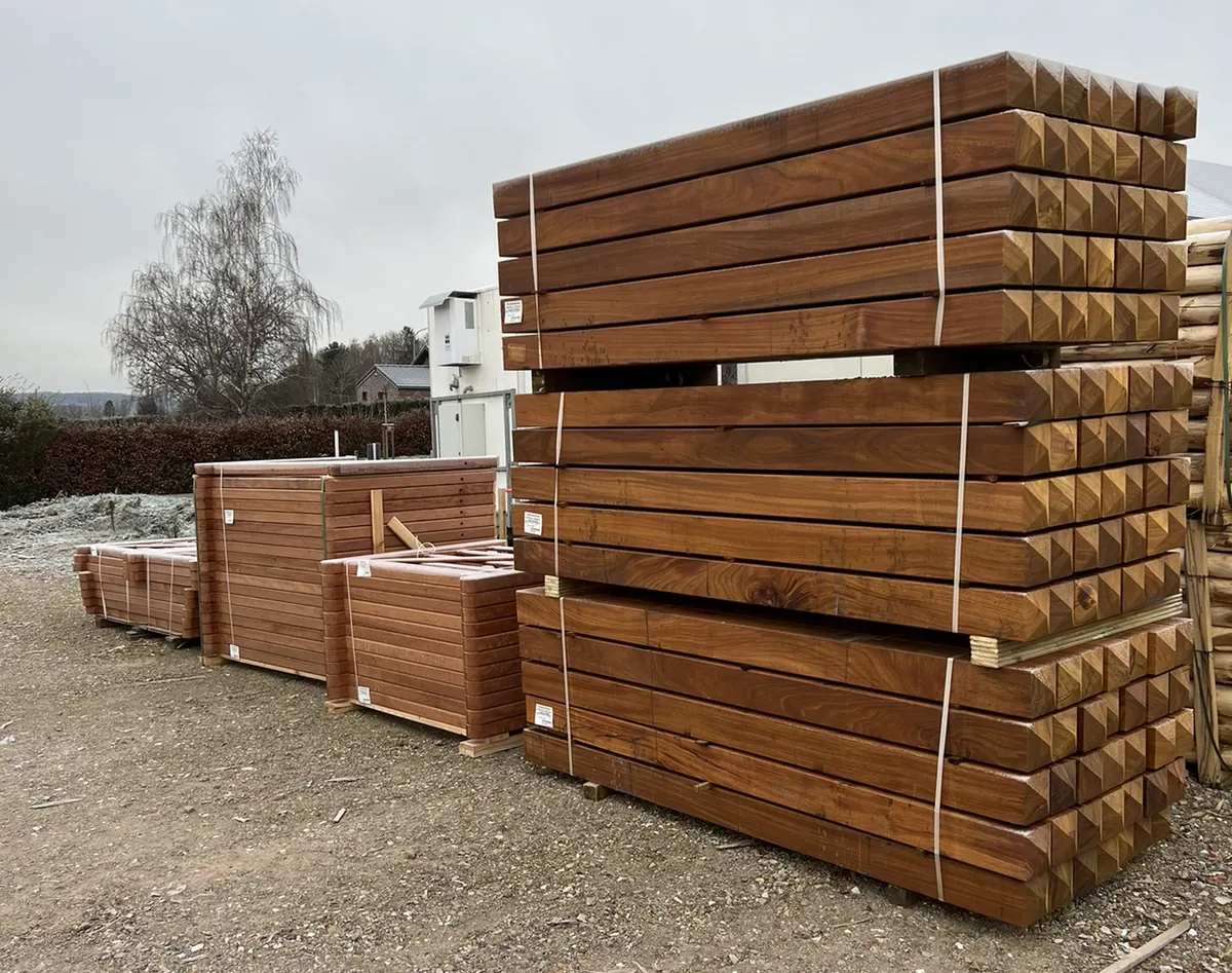 Poteau en bois exotique pour barrière anglaise — vue 1